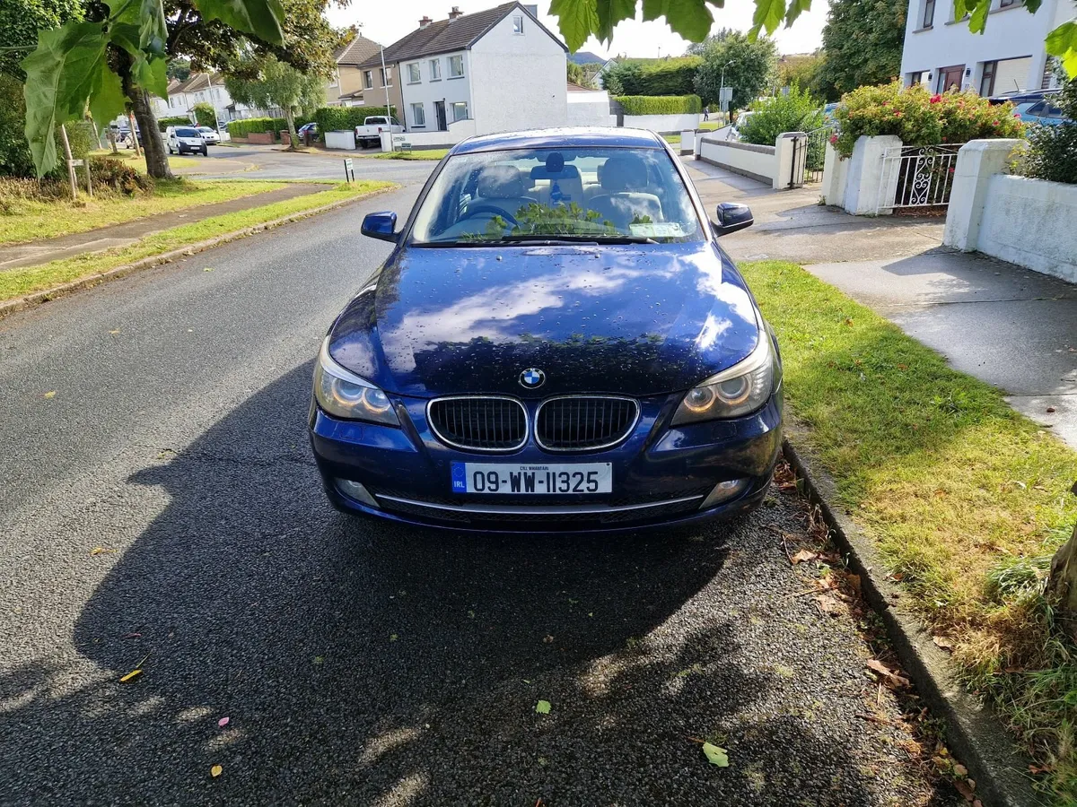 BMW 5-Series 2009 - Image 1