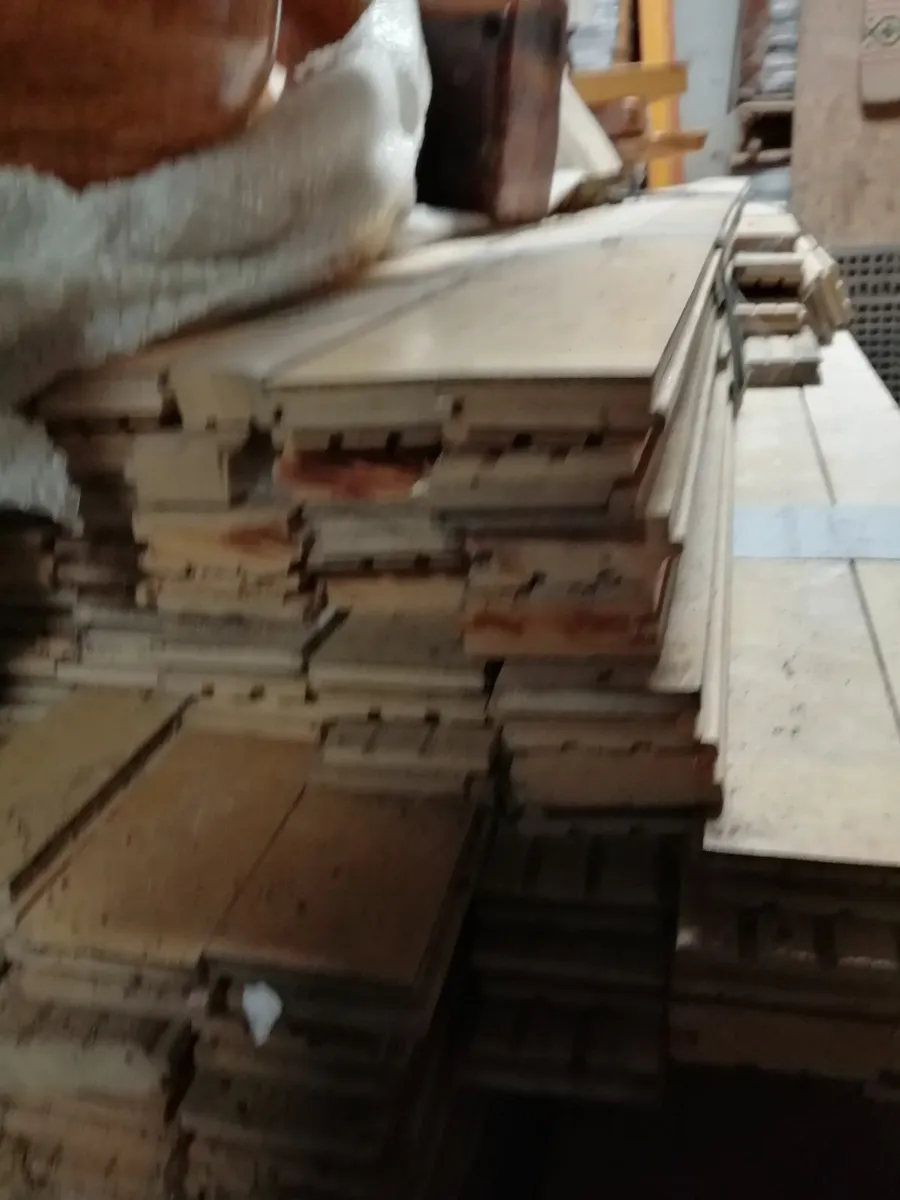 Reclaimed flooring MUSCOVA maple strip. - Image 3