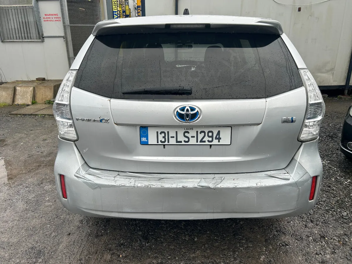 2013 Toyota Prius ALPHA 7 SEATER AUTOMATIC - Image 4