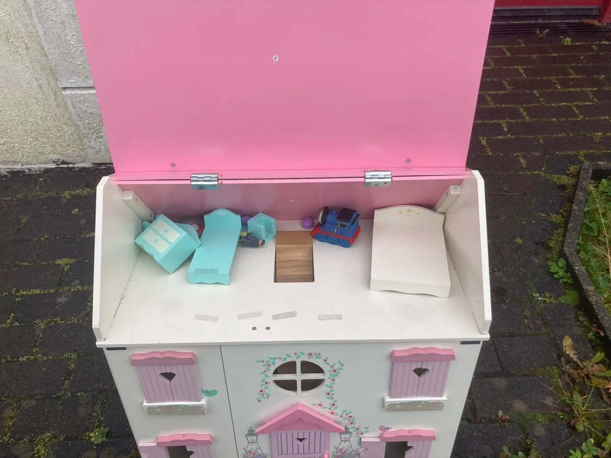 Dolls house - Image 2
