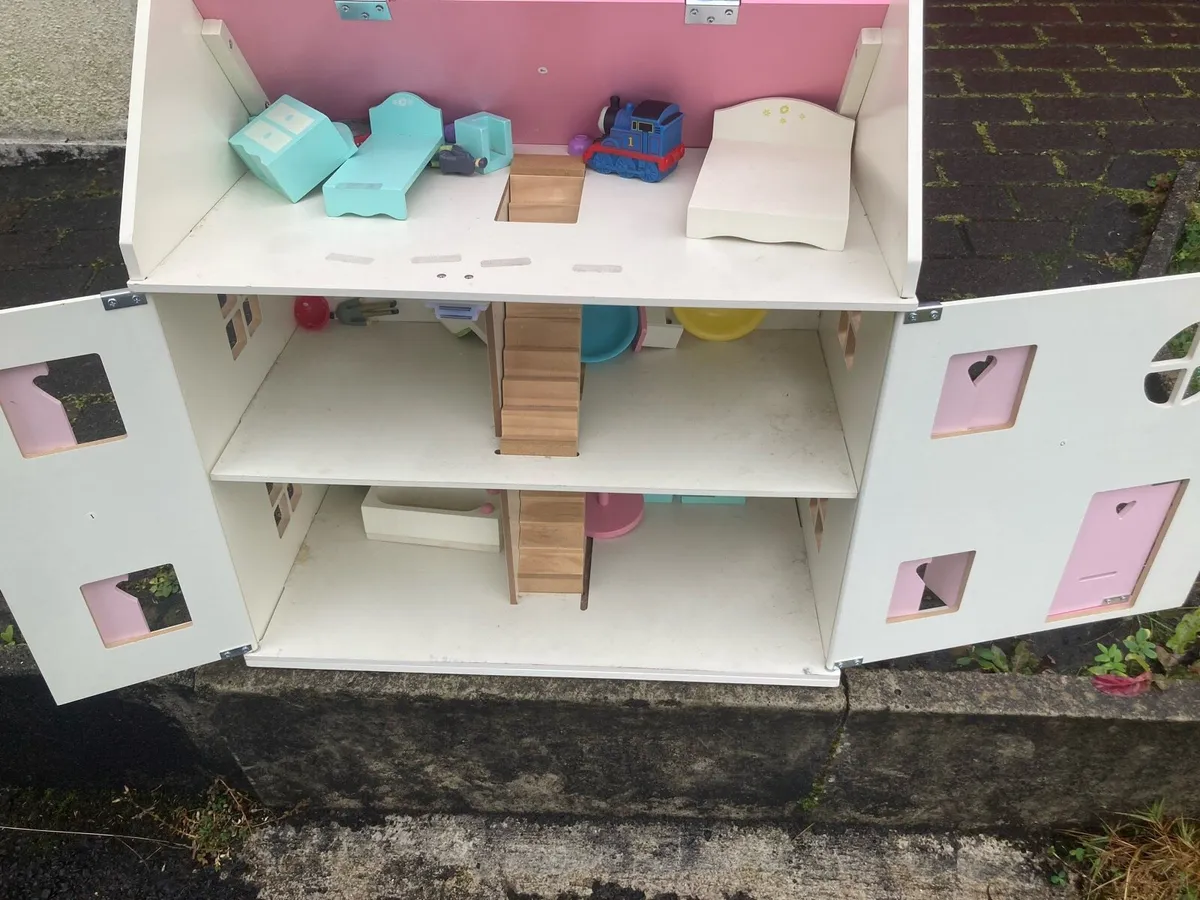 Dolls house - Image 3