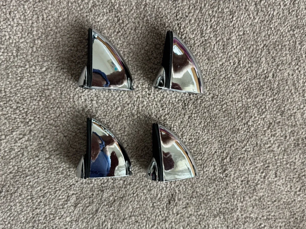 Glass shelf brackets - Image 3