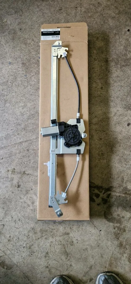 Renault window regulator - Image 1