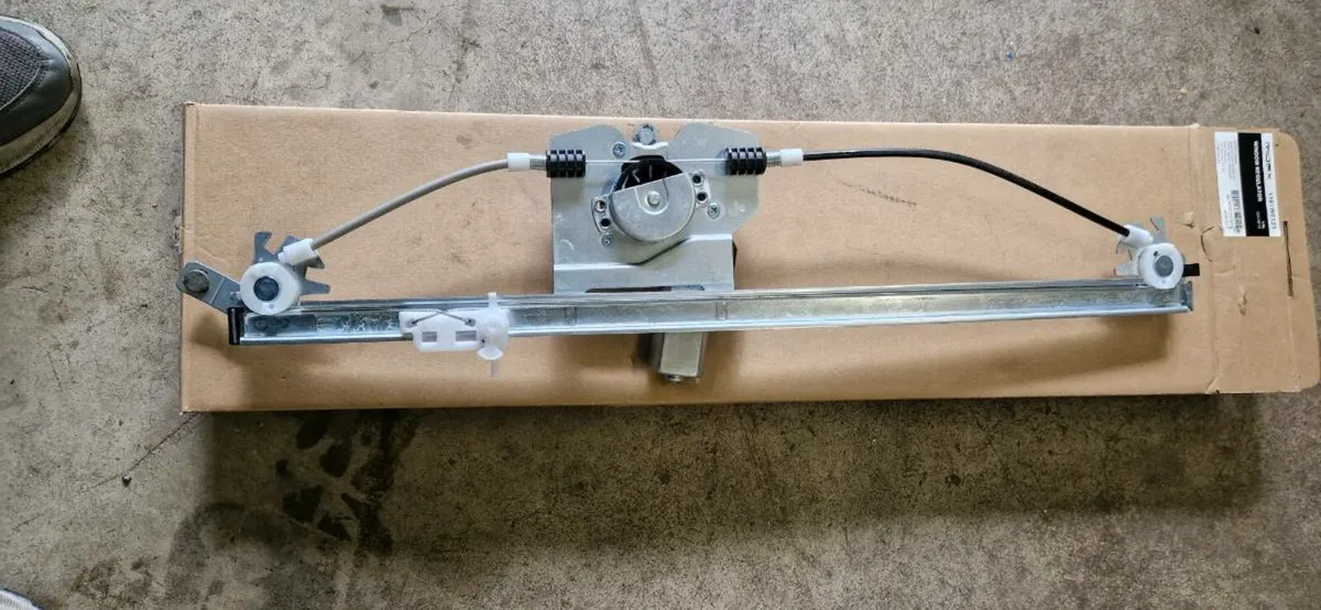 Renault window regulator - Image 2