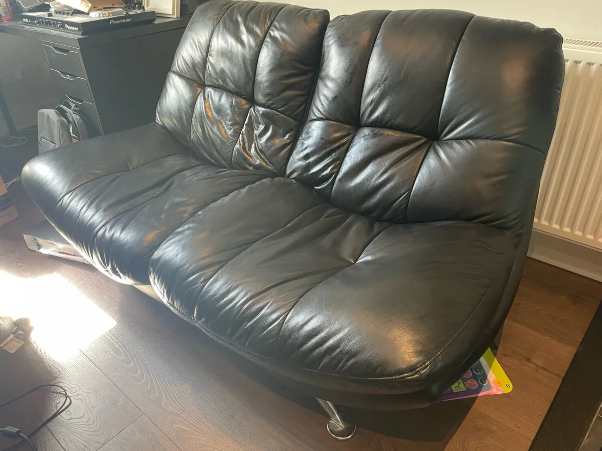 Real leather 2 seater couch - Image 1