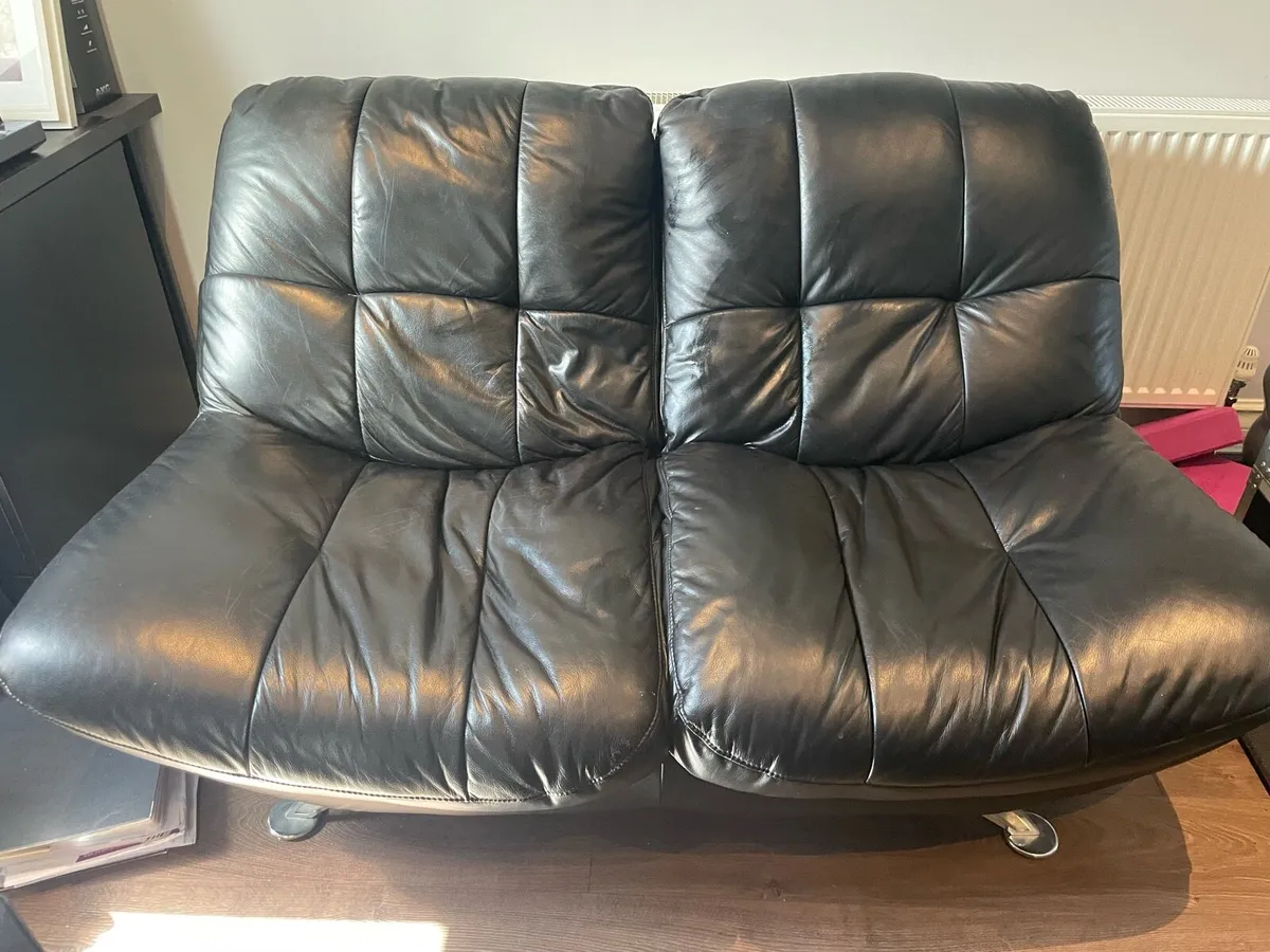Real leather 2 seater couch - Image 2