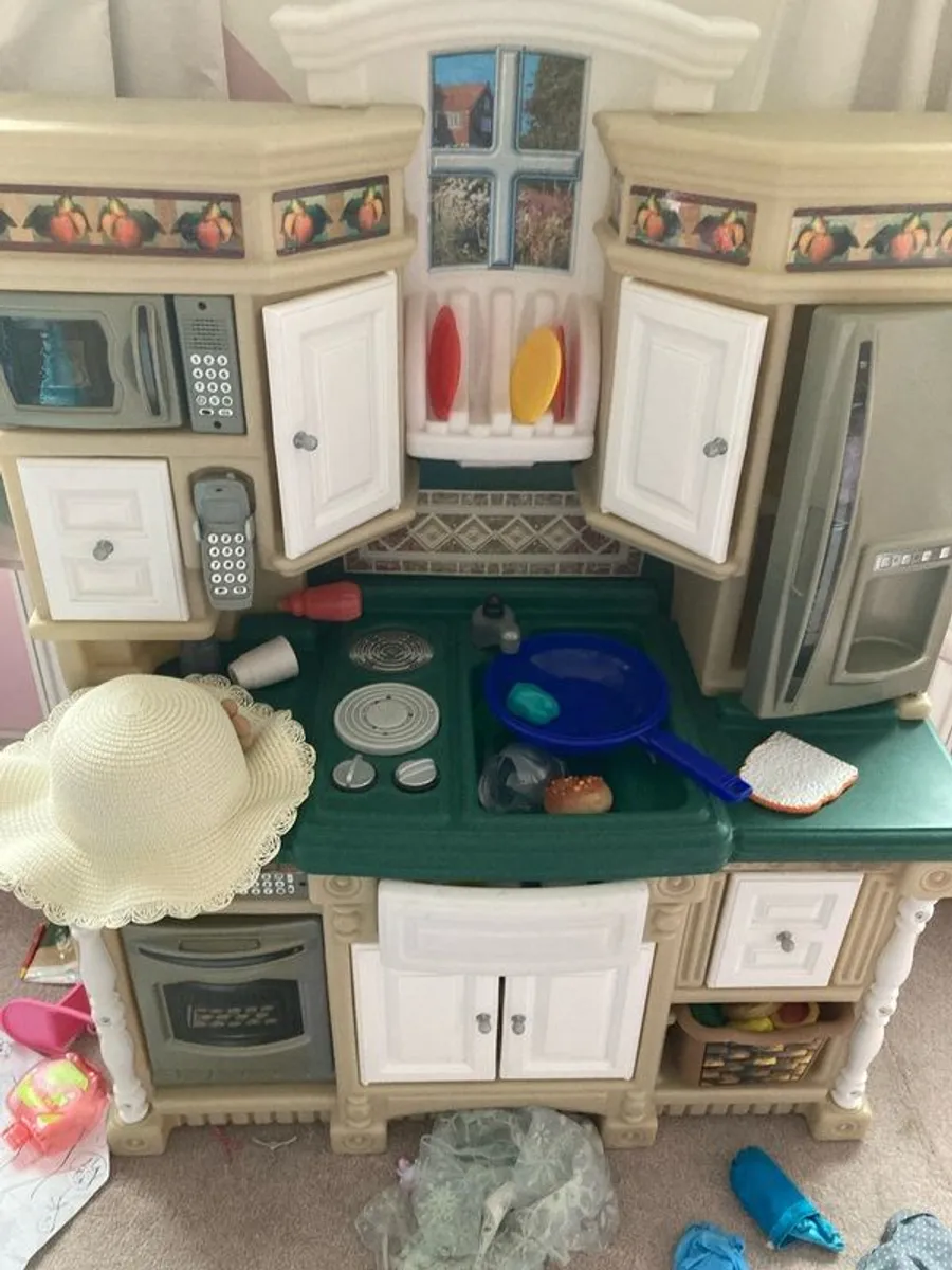 little tikes kitchen - Image 1