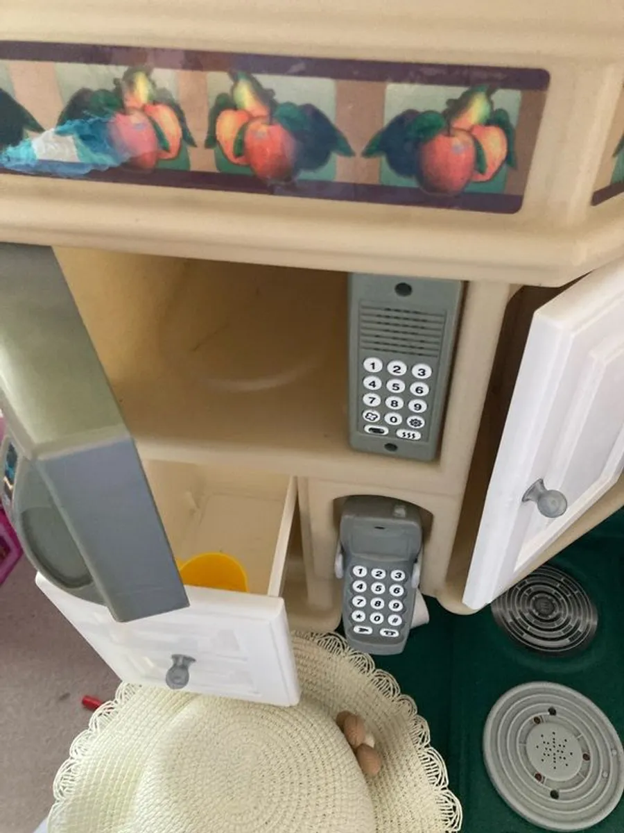 little tikes kitchen - Image 2