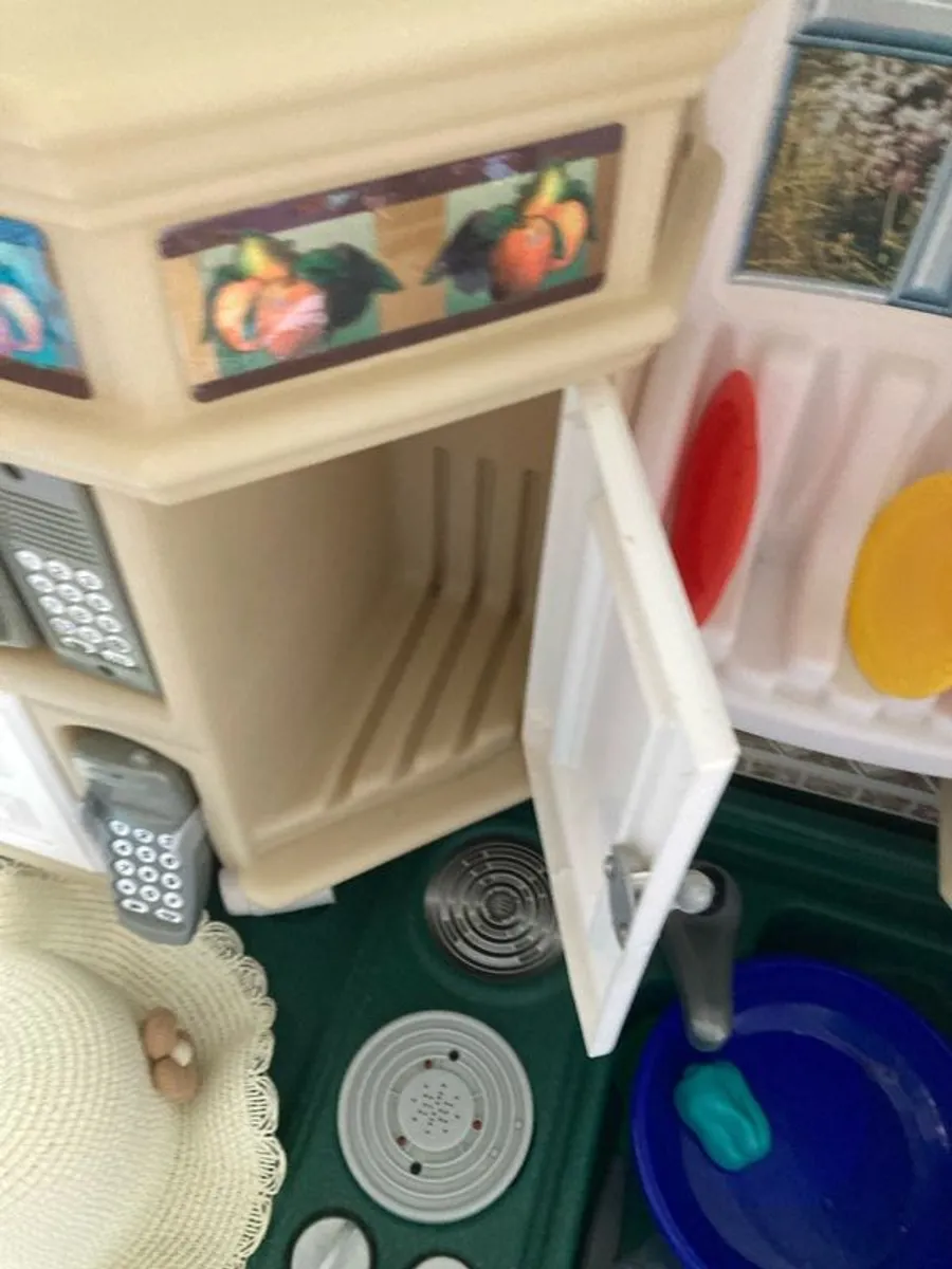 little tikes kitchen - Image 3