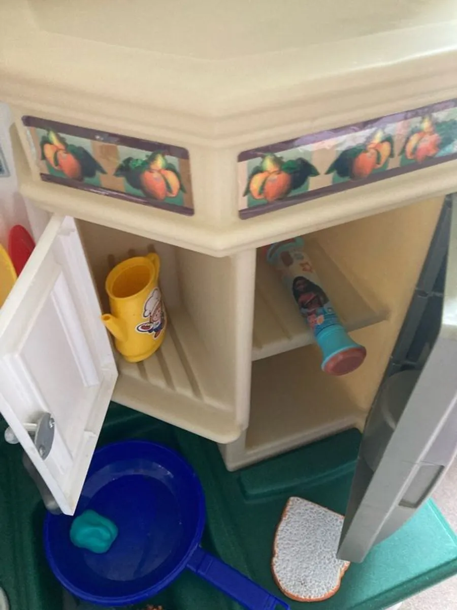 little tikes kitchen - Image 4