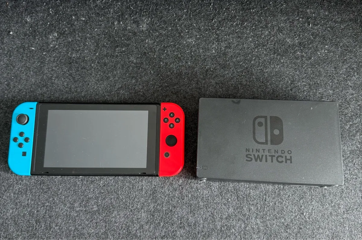 Nintendo Switch - Image 2