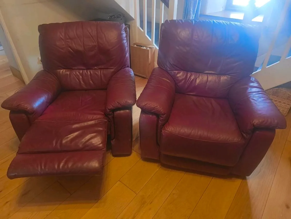 2 seater couch and 2 singles recliners - Image 3