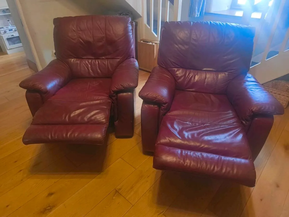 2 seater couch and 2 singles recliners - Image 4