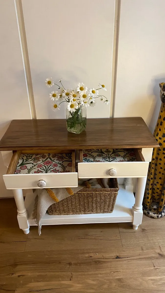 Refinished solid pine side table - Image 3