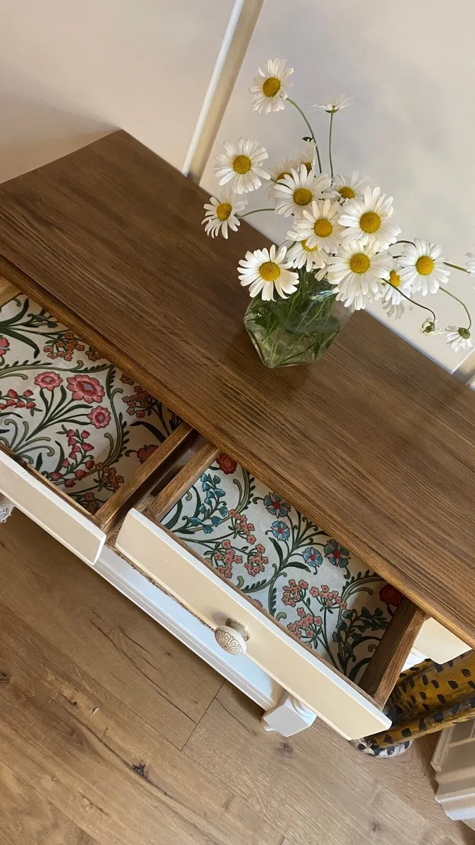 Refinished solid pine side table - Image 1
