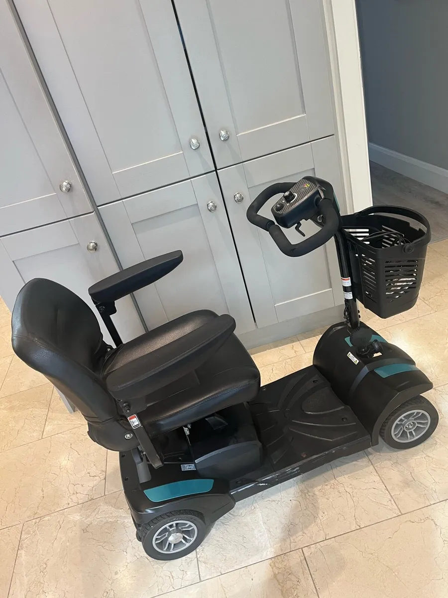 Mobility scooter - Image 1