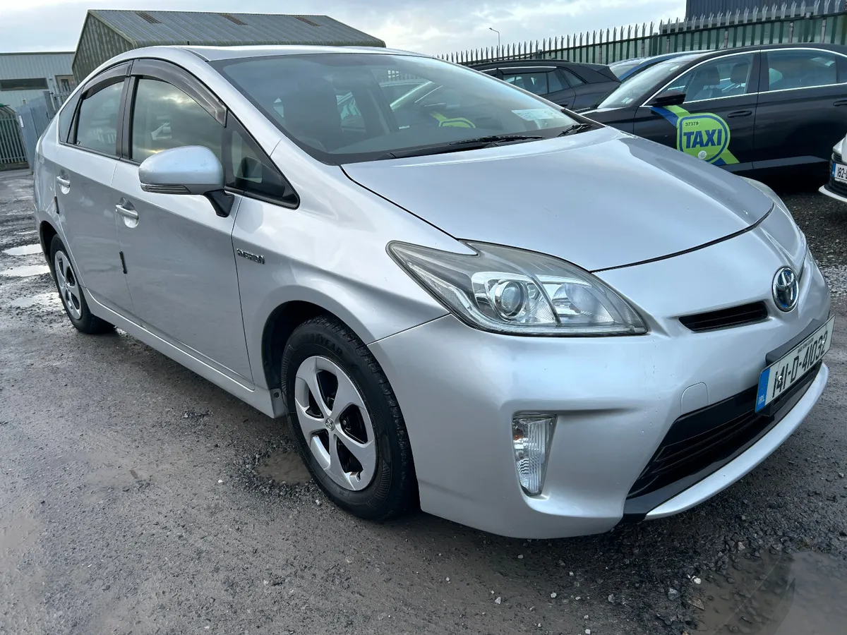 2014 Toyota Prius hybrid autoamtic SELF CHARGE - Image 3
