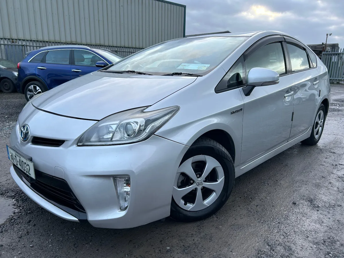 2014 Toyota Prius hybrid autoamtic SELF CHARGE - Image 4
