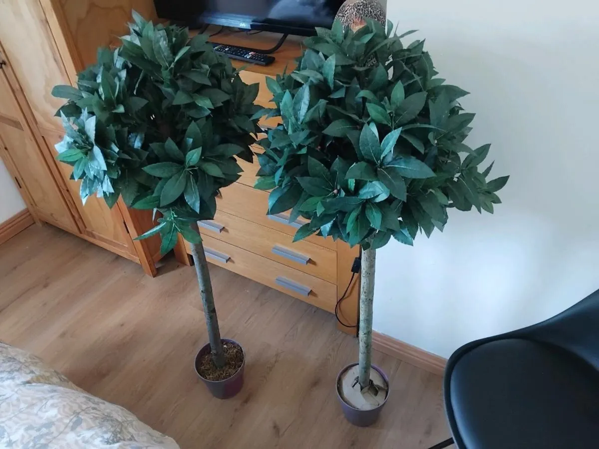 Two 4ft Artificial plants - Image 2