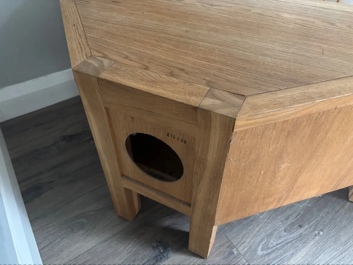 T.V.Unit - Image 2