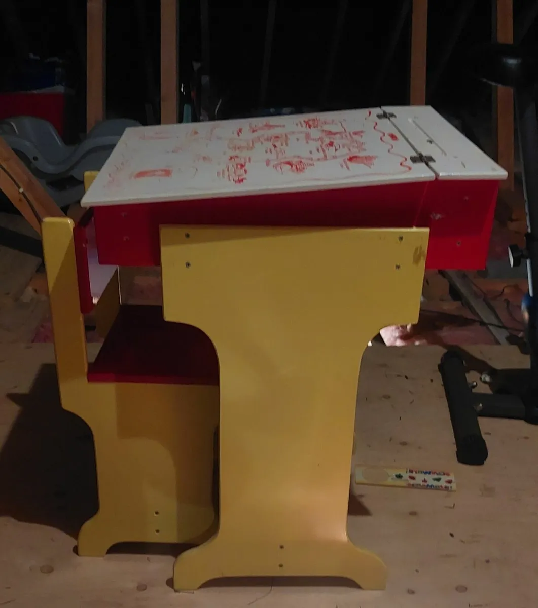 Childrens Desk - Image 3