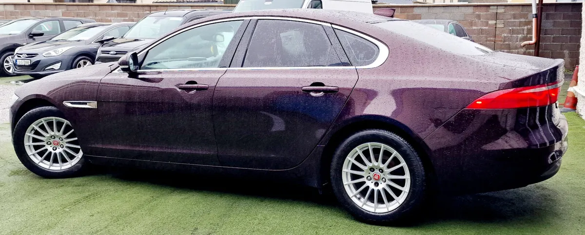 Jaguar XF PRESTIGE 2.0TD AUTO LEATHER - Image 3