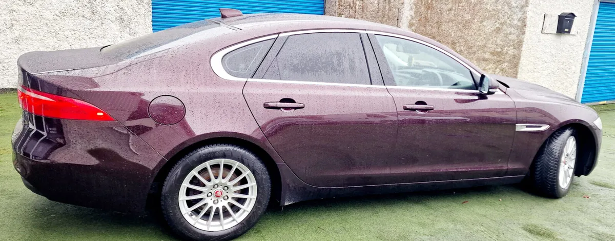 Jaguar XF PRESTIGE 2.0TD AUTO LEATHER - Image 4