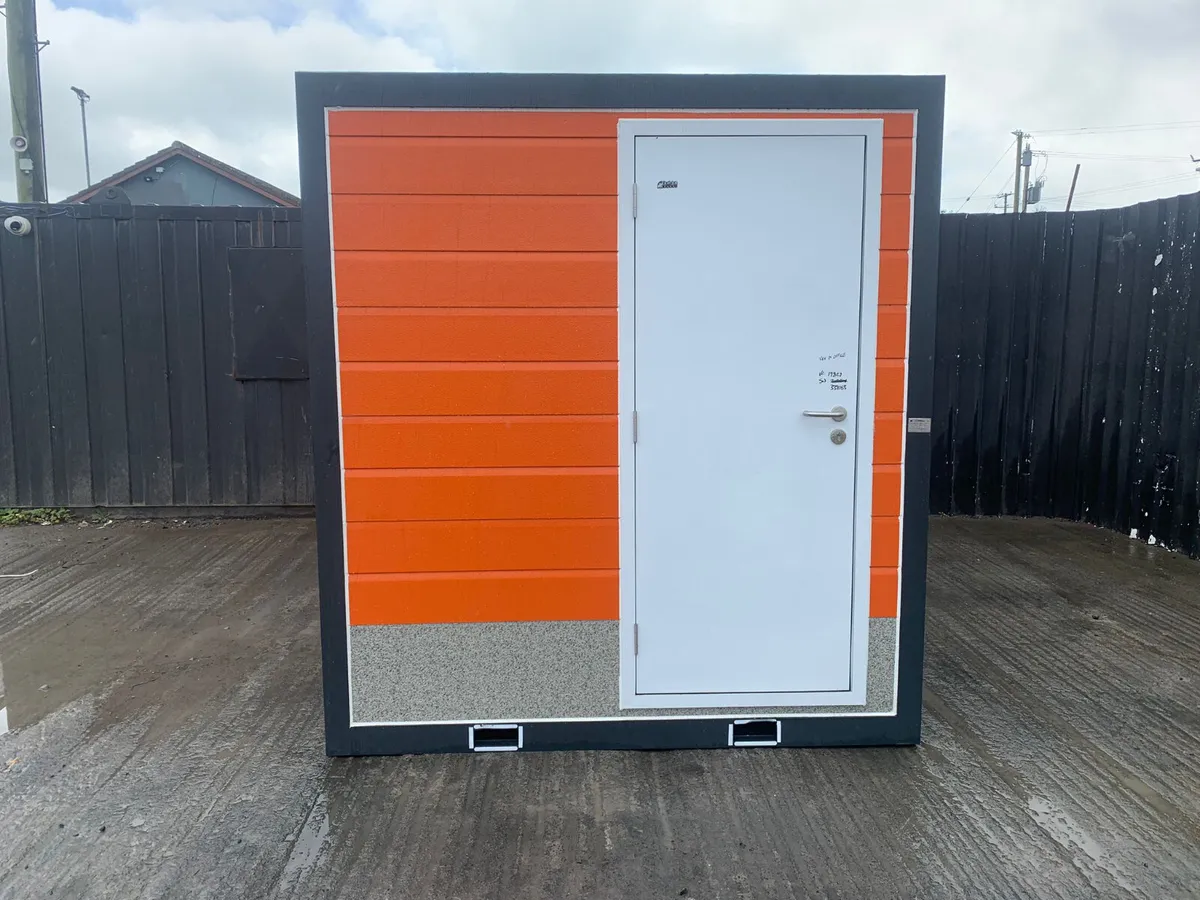 Mobile Toilet Unit – 2.2m x 1.5m x 2.4m - Image 2