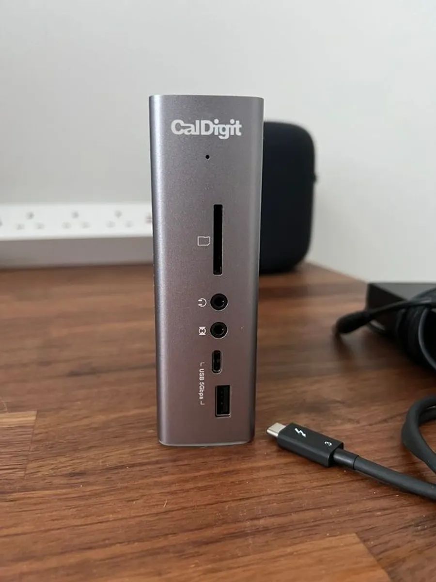 CalDigit TS3+ Thunderbolt Station Plus - Docking Station - Image 2