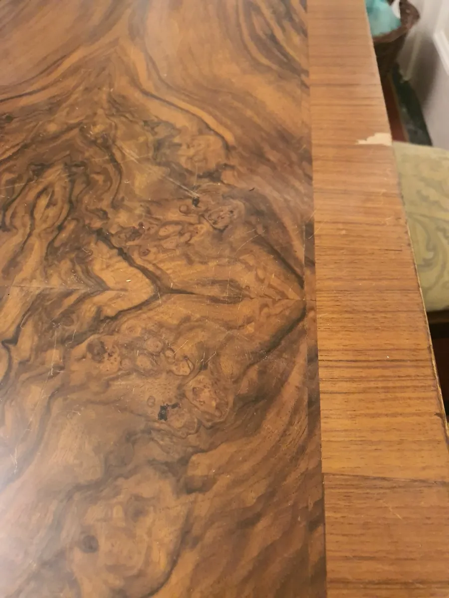 Dining room table and chairs - Image 1