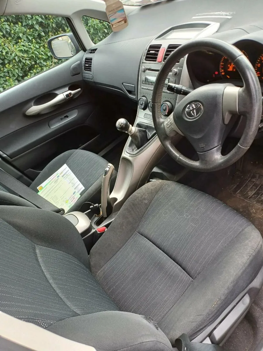 TOYOTA AURIS 2009 €280 TAX NEW NCT LOW MILES - Image 4