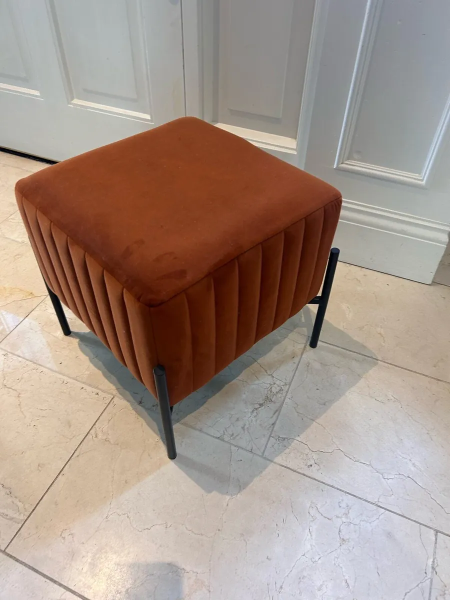 Velvet footstool - Image 2