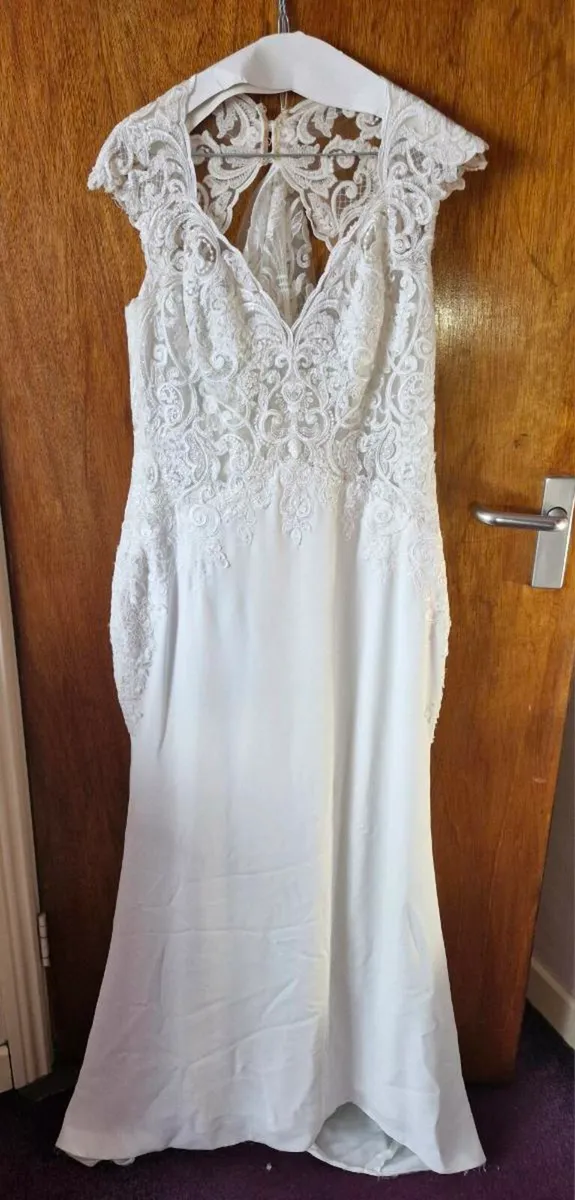 Wedding dress - Image 1