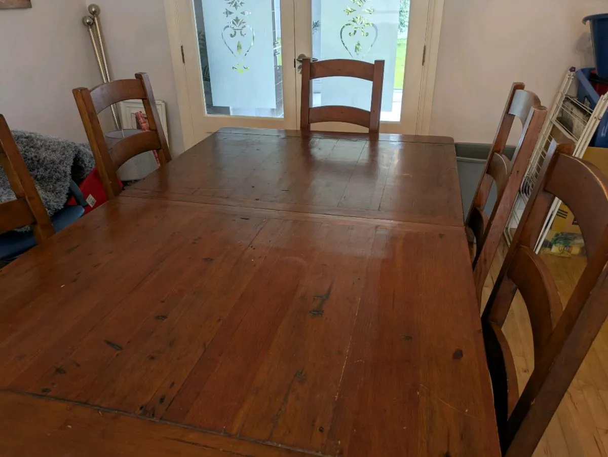 Table &6 chairs - Image 2