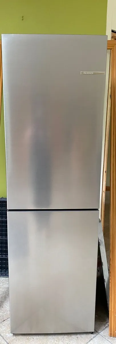 Fridge freezer and dishwasher - Image 1