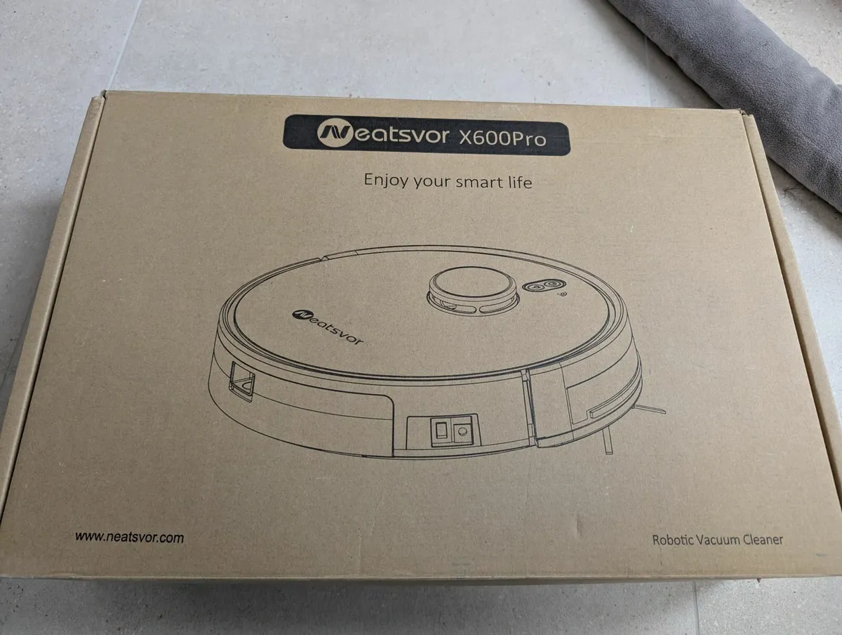 Robotic vaccum cleaner