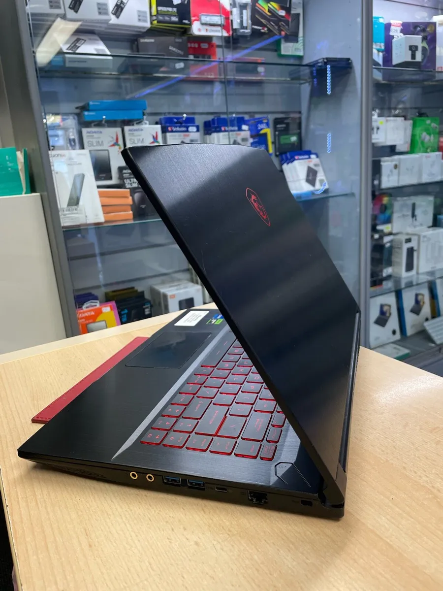 MSI gaming laptop - Image 2