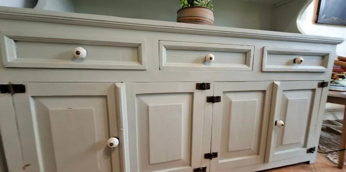 Dresser - Image 4