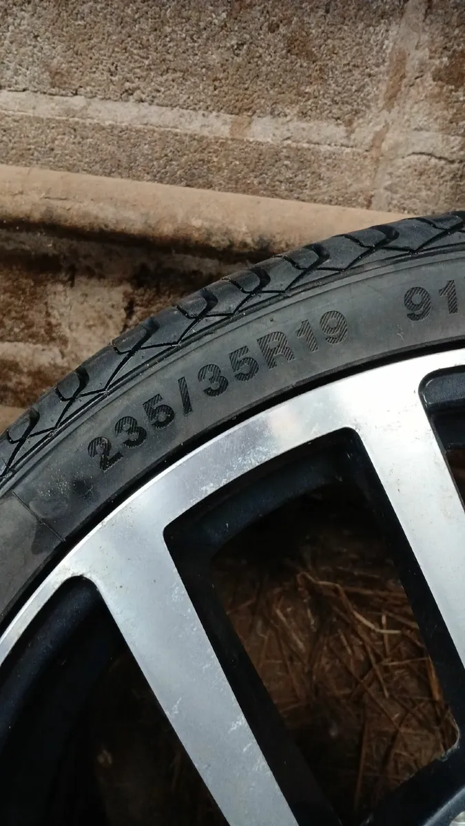 4 19 inch alloys good tyres came off 171 golf - Image 2