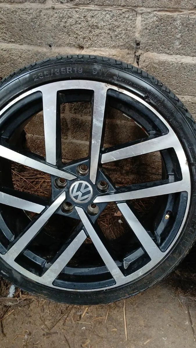 4 19 inch alloys good tyres came off 171 golf - Image 3