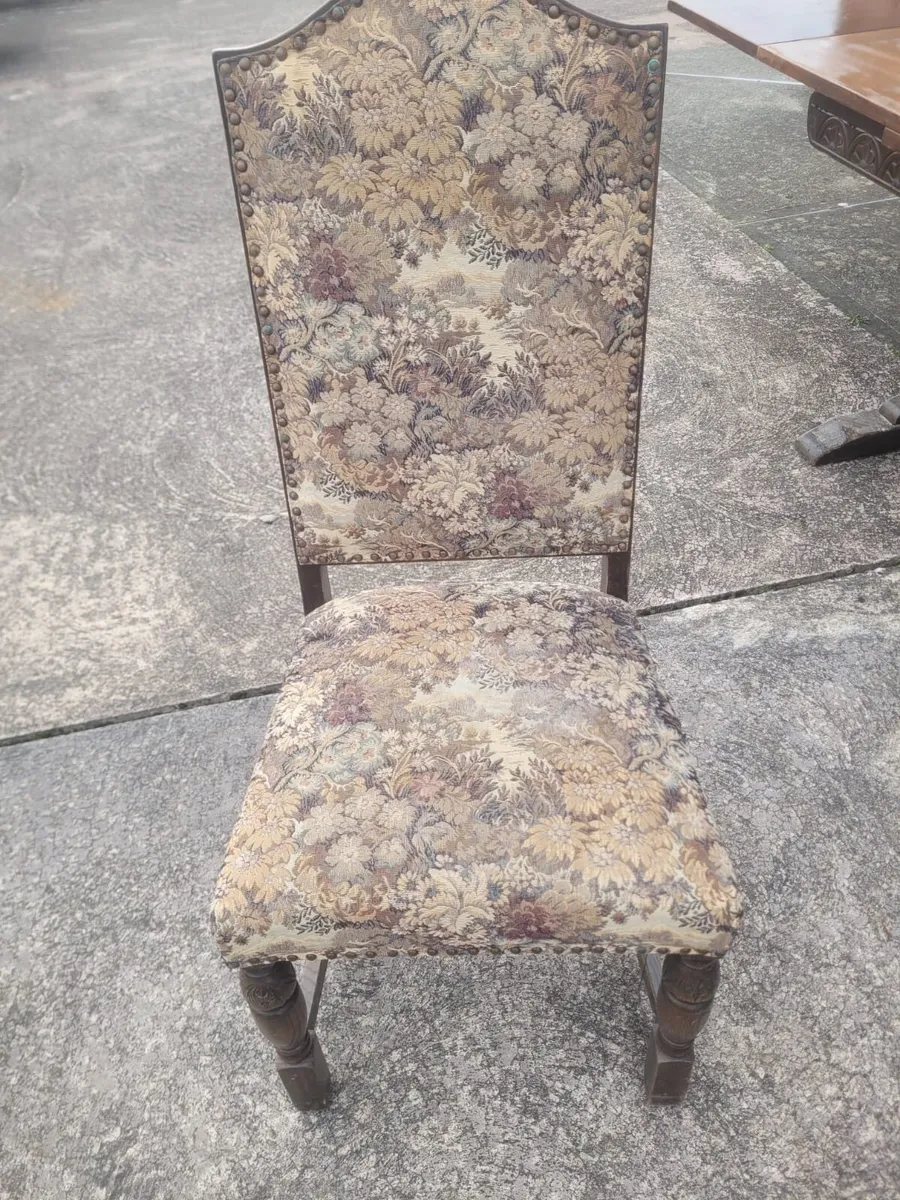 Antique oak table and chairs - Image 3