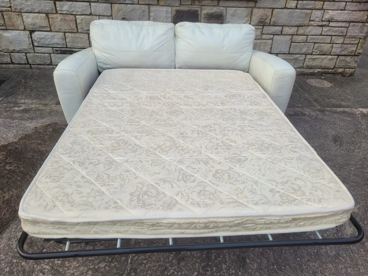 White leather couch with pull out bed - Image 4