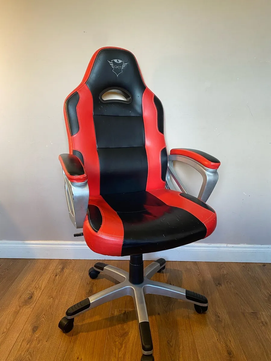 Gaming/office swivel chair - Image 1