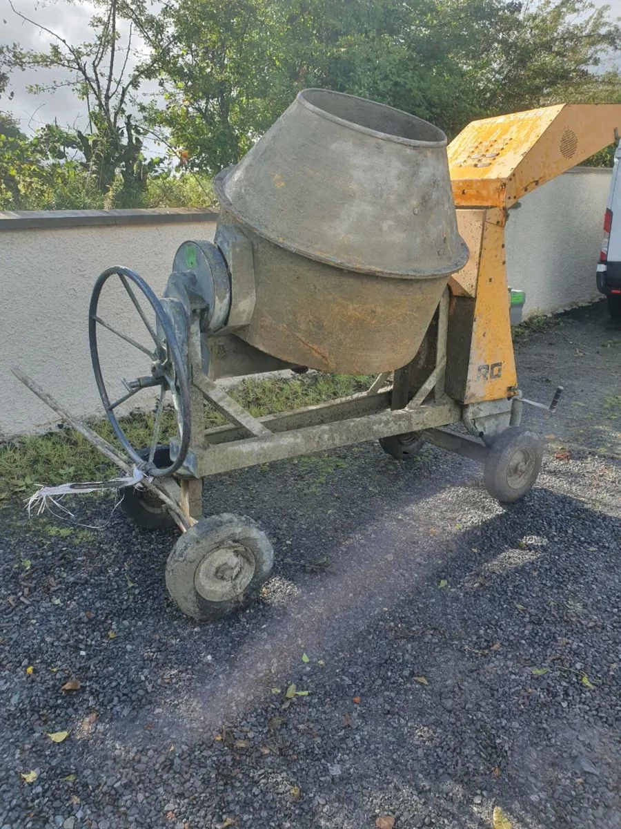 Cement mixer - Image 1