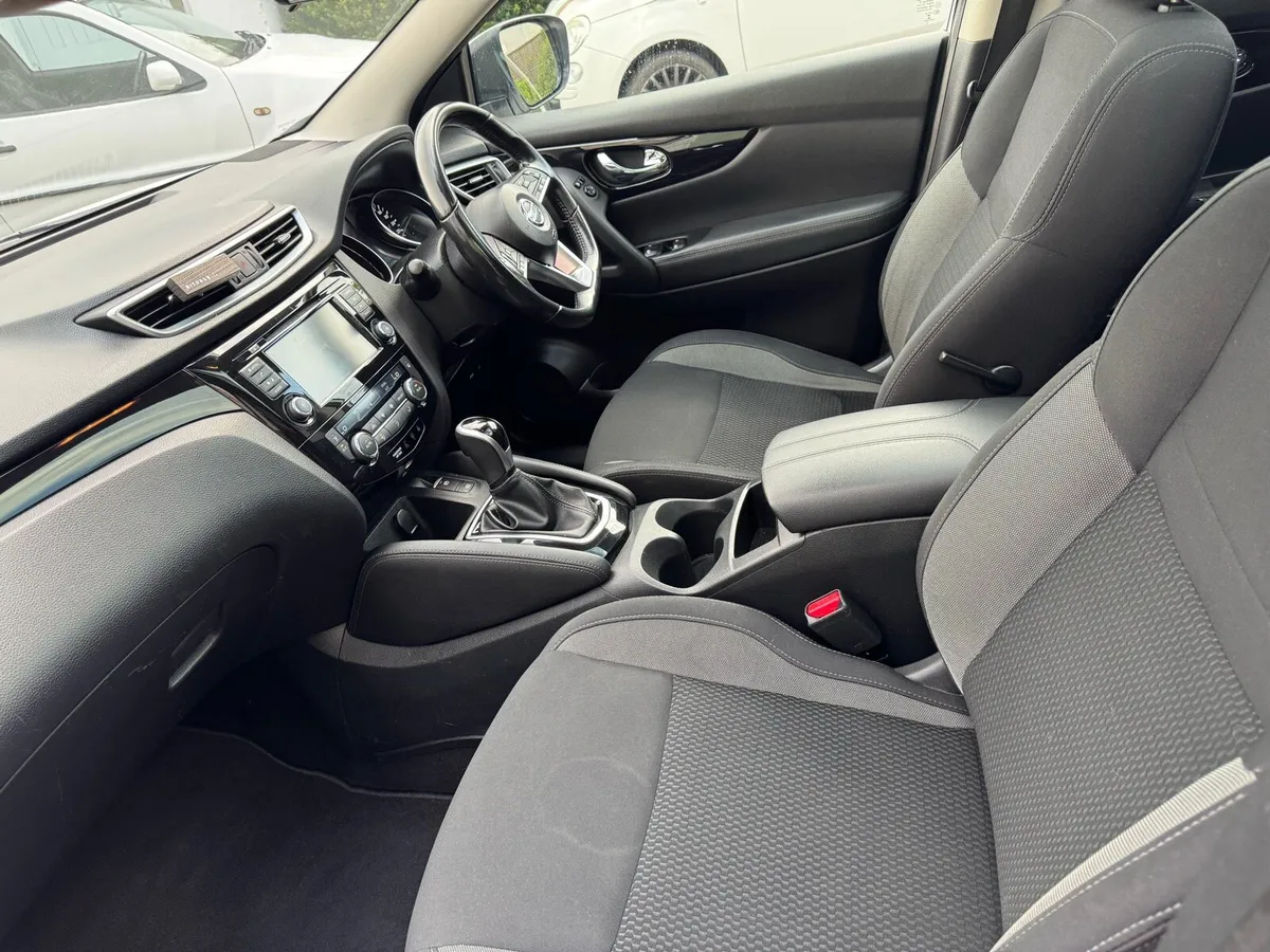 Nissan qashqai 1.5dci Auto glass roof - Image 4