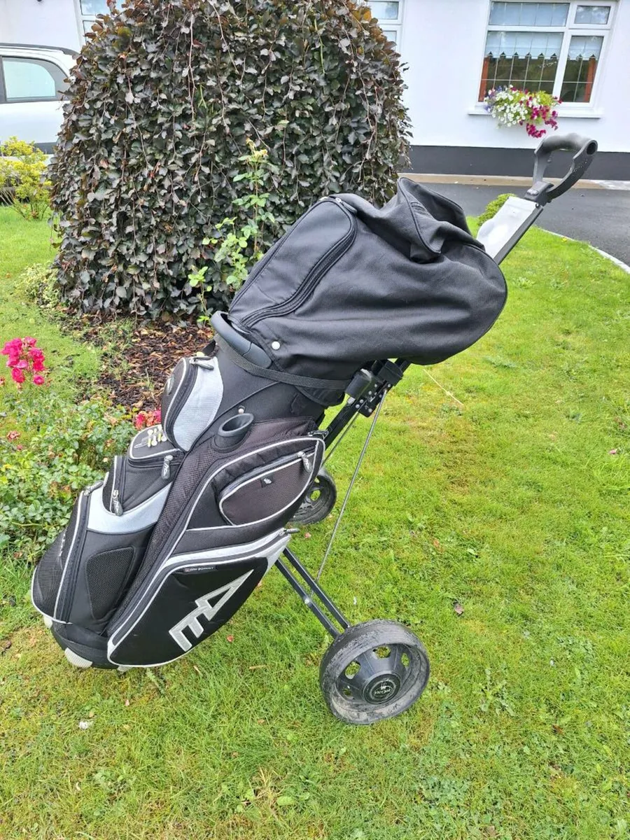 Golf clubs, full set, bag and trolley - Image 1