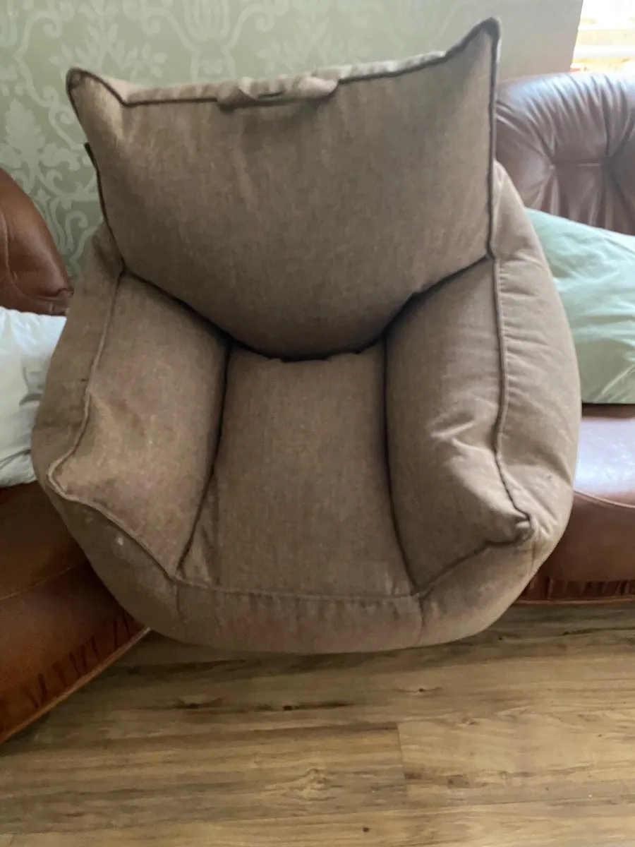 Snug  chair - Image 1