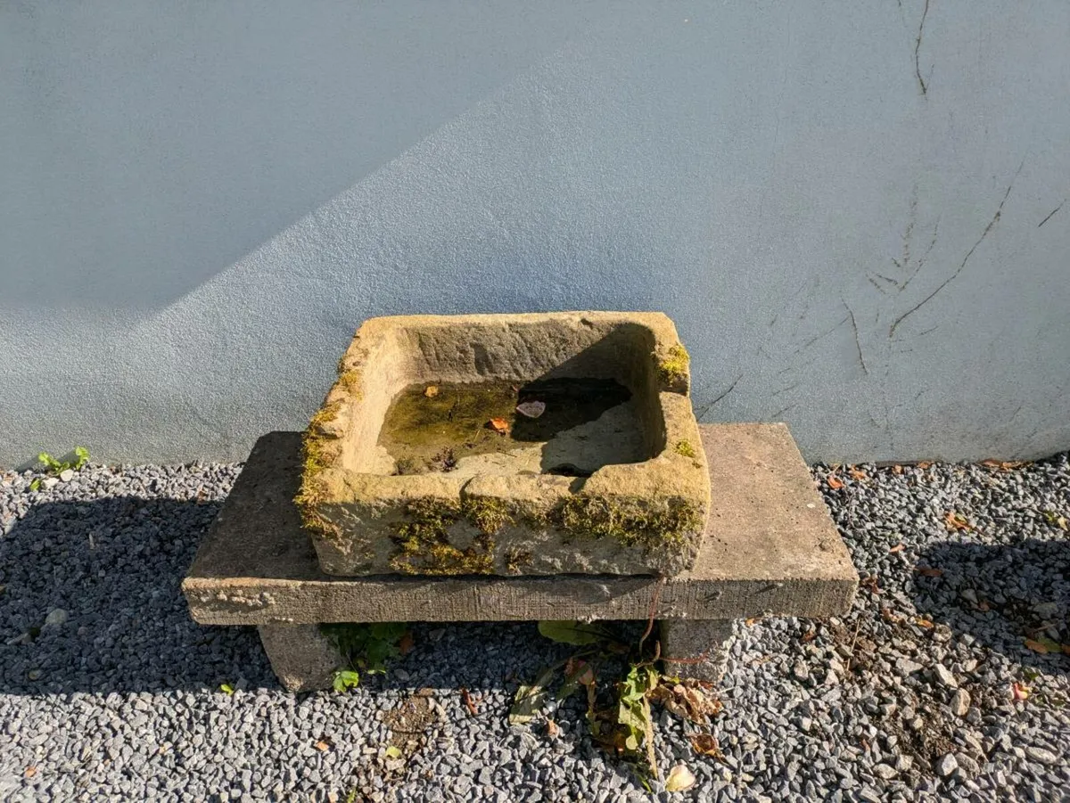 Old stone sink - Image 1