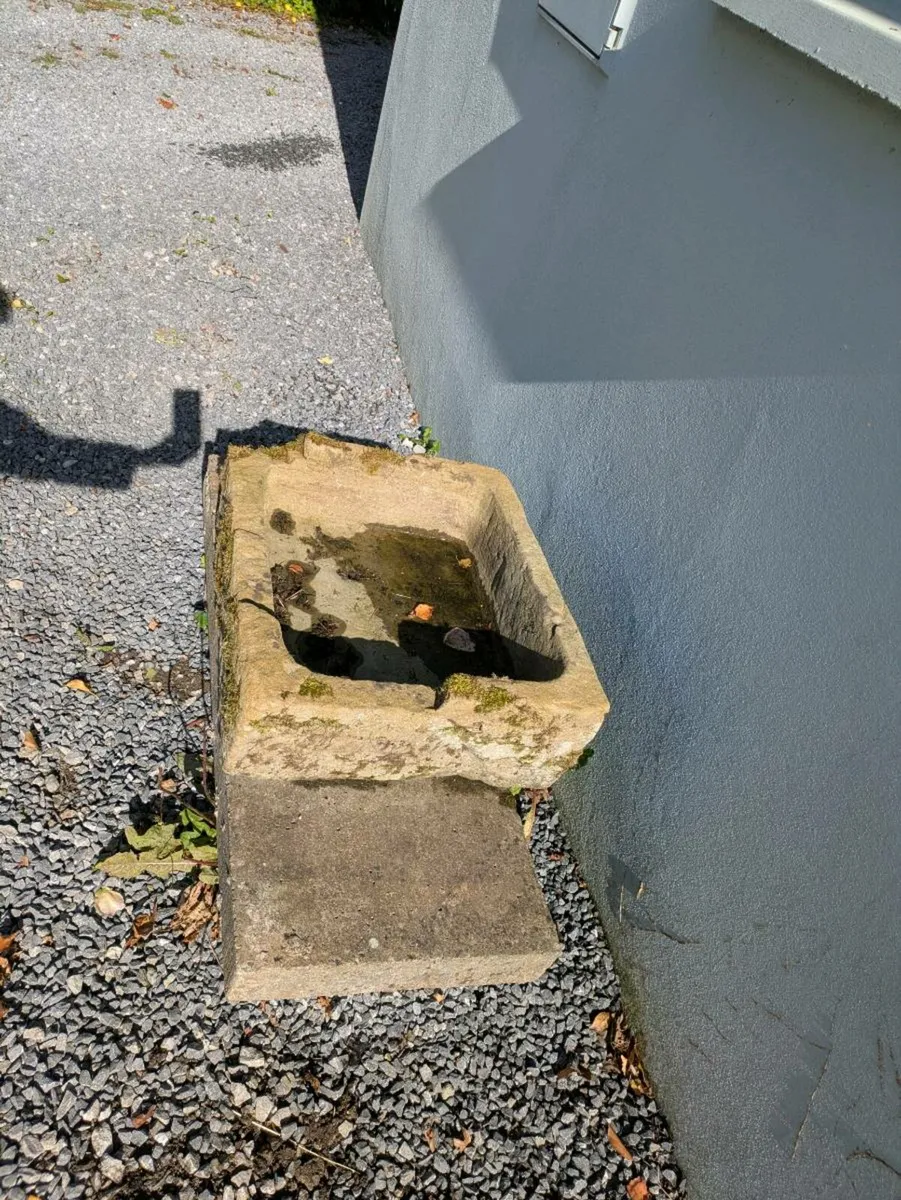 Old stone sink - Image 2