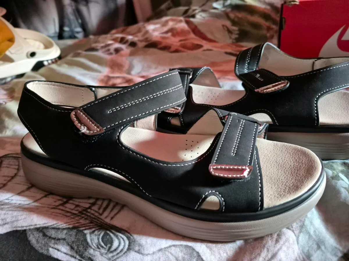 NEW SANDLES - Image 1
